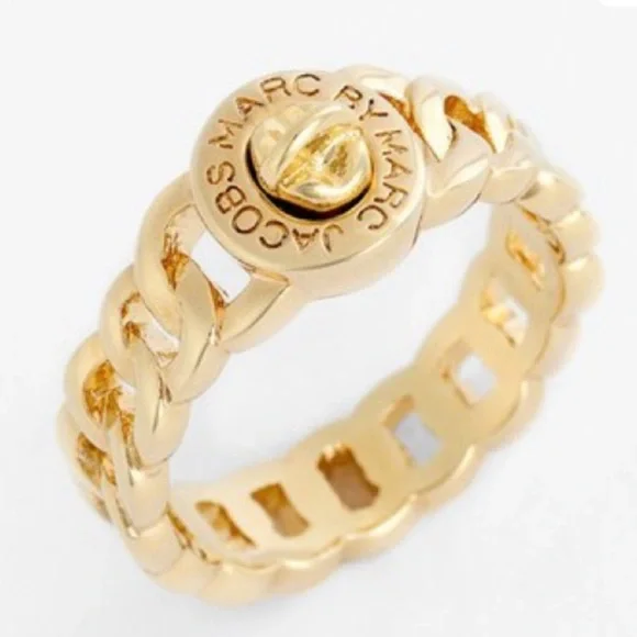 NWT Marc By Marc Jacobs- Gold tone Katie Turnlock Chain Ring - Picture 1 of 4